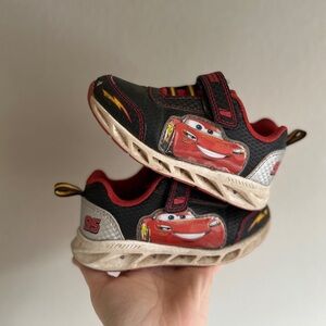 Cars Lightning McQueen light up Velcro closure size 8 toddler shoes